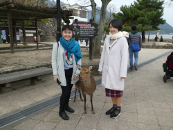厳島神社にて2