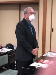 誕生日記念品贈呈